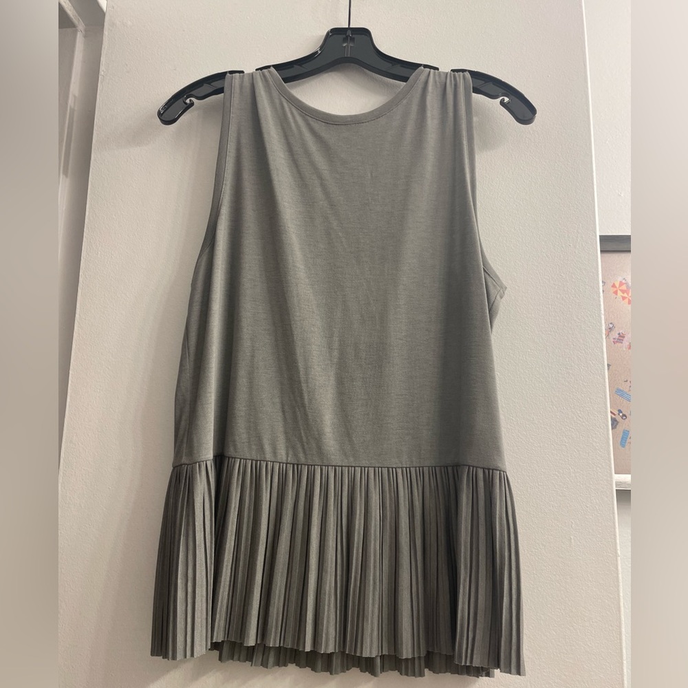 Theory Elvnee Drapey Pleated Peplum Top